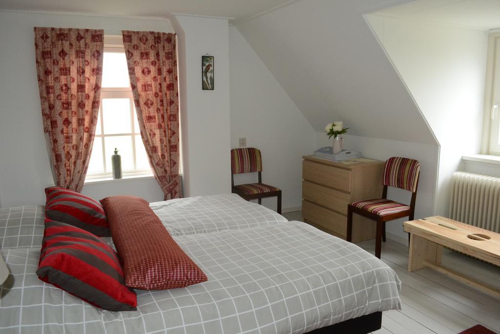 Bed and Breakfast Bed En Breakfast Panamera Sint Annaparochie Номер фото
